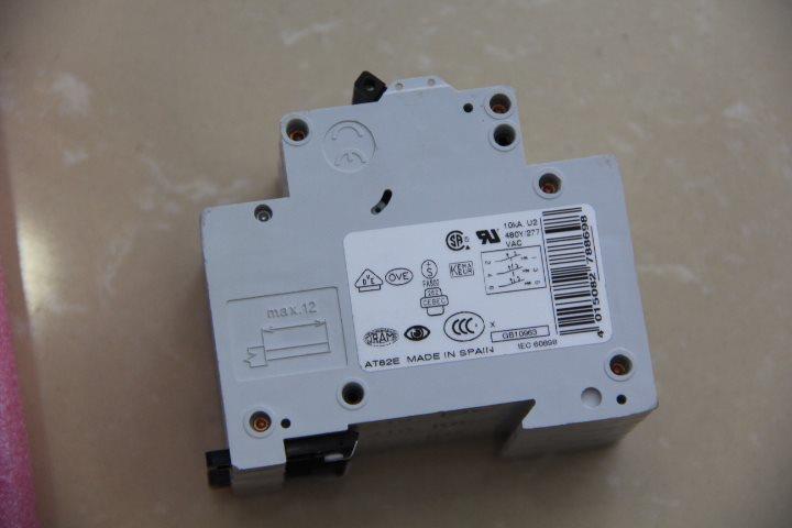 议价断路器FAZ-C10/3 10A 3P 15kA 装 278869 就