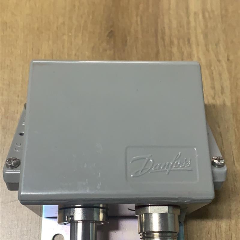 议价Danfoss  EMP 2  084G2113  0…40bar 压力开关