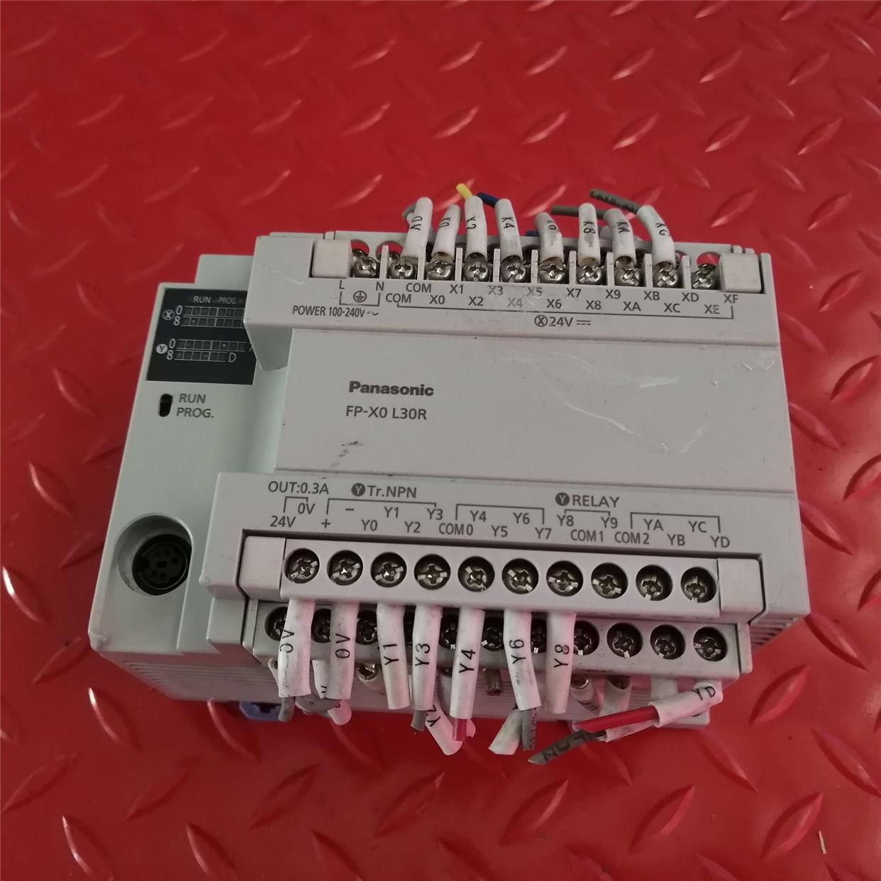 议价PLC AFPX0L30R-F AFPXOL30R-F 侧面裂痕 机