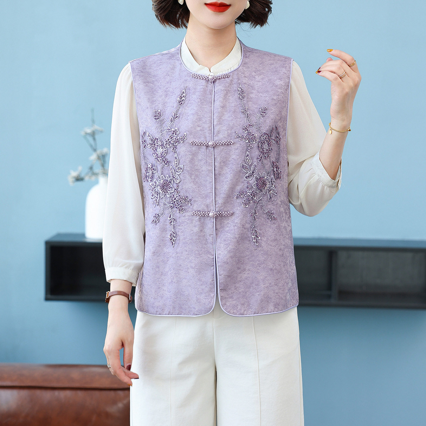 新中式国风马甲短款2026春夏季重工刺绣中老年女改良唐装坎肩上衣