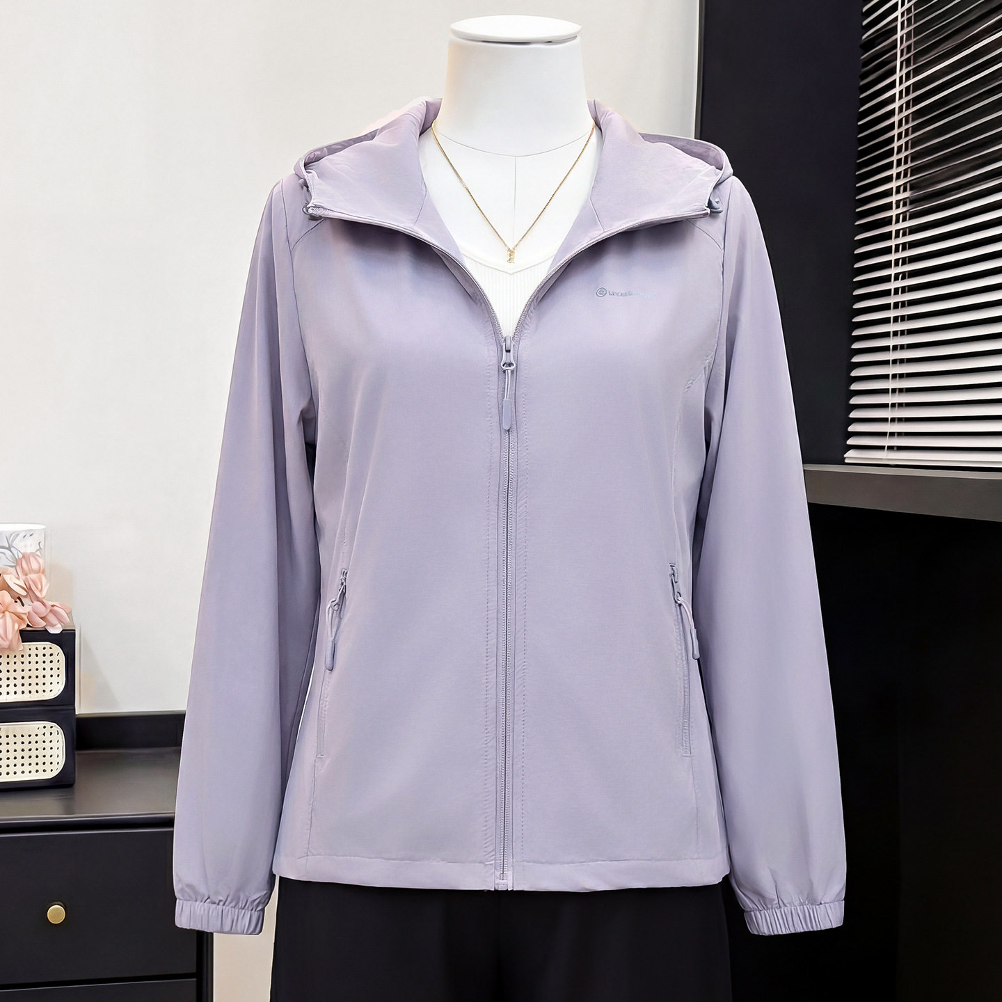 婆婆妈妈春装外套休闲连帽夹克上衣中老年春夏薄款风衣防晒衣服女