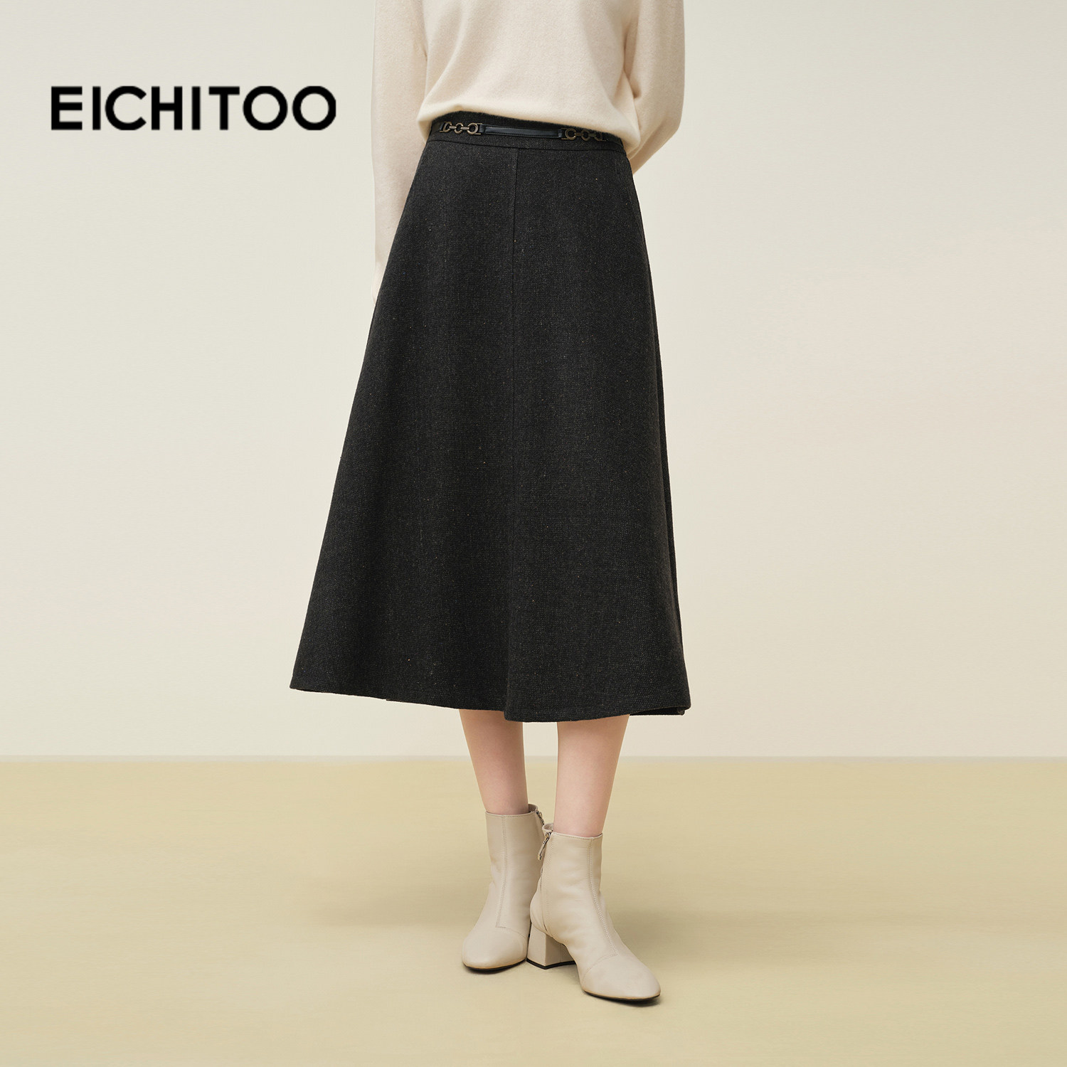 爱居兔优雅知性半身裙2025年冬季新款女简约大气舒适单裙