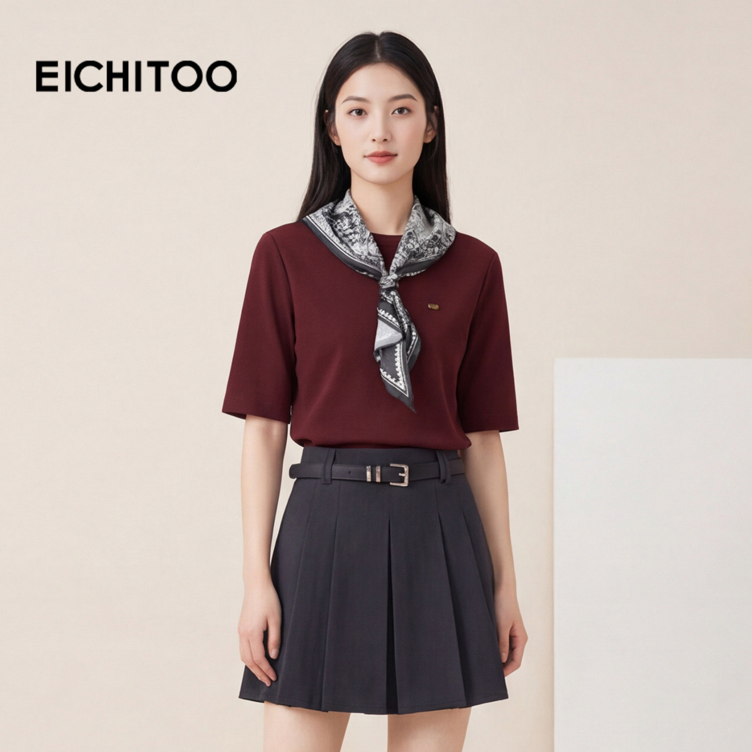 爱居兔设计感中袖T恤女春秋新款复古丝巾中长袖修身打底衫