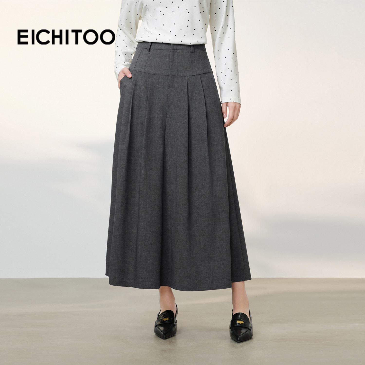 爱居兔灰色大裙摆气质百褶半身裙女2026年春季新款优雅设计感长裙