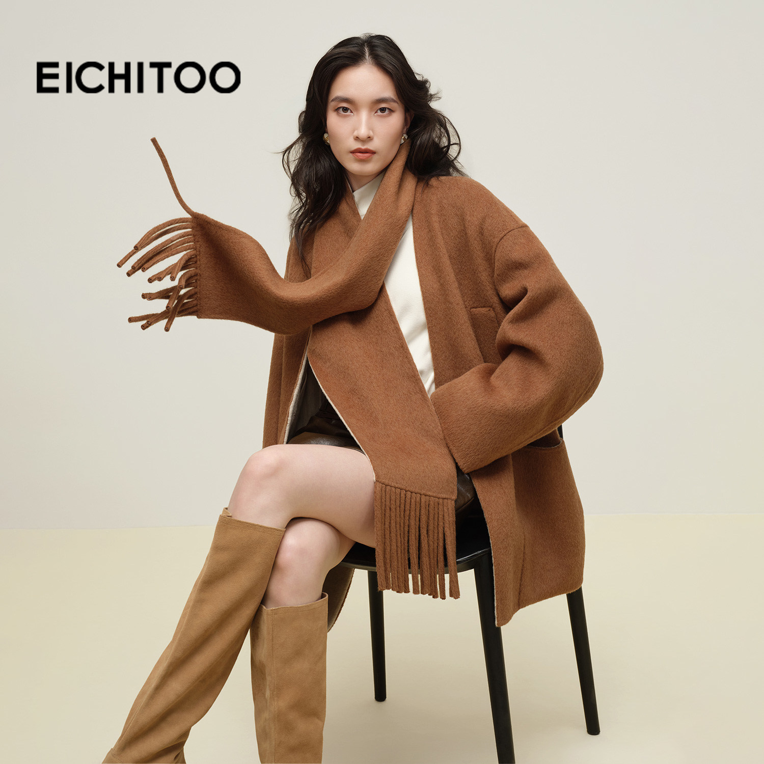 爱居兔绵羊毛温暖柔软双面呢大衣2025年冬季新款女围巾中长外套