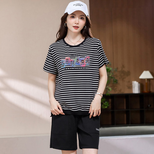 200斤胖mm夏装宽松显瘦条纹T恤衫