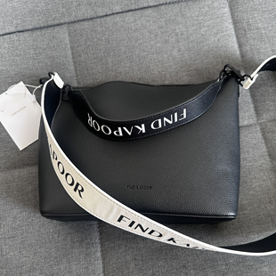 韩国findkapoor宋江同款水桶单肩字母四方结构男女同款灰褐邮差包