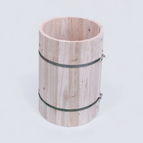 老式土养圆桶诱蜂格子桶