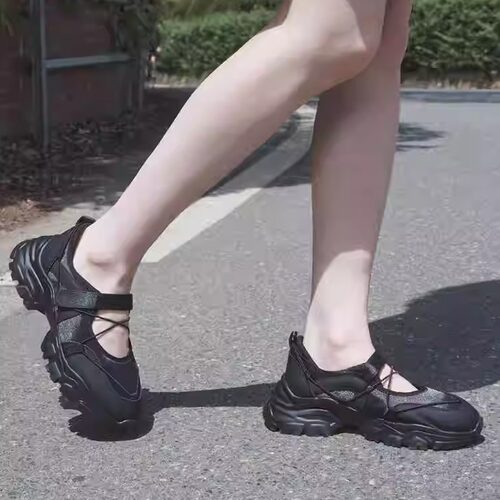 休闲鞋秋季魔术贴设计师新款