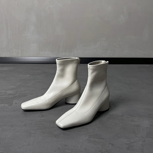 阮阮 早秋知性风优雅百搭通勤粗跟小方头瘦瘦靴