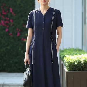 丽新折扣女装 H海 系列26艾 夏装新款气质高雅镶边高级感连衣裙