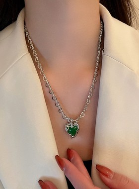 丽新折扣 韩国时尚绿色爱心项链ins风设计高级感锁骨链小众项饰