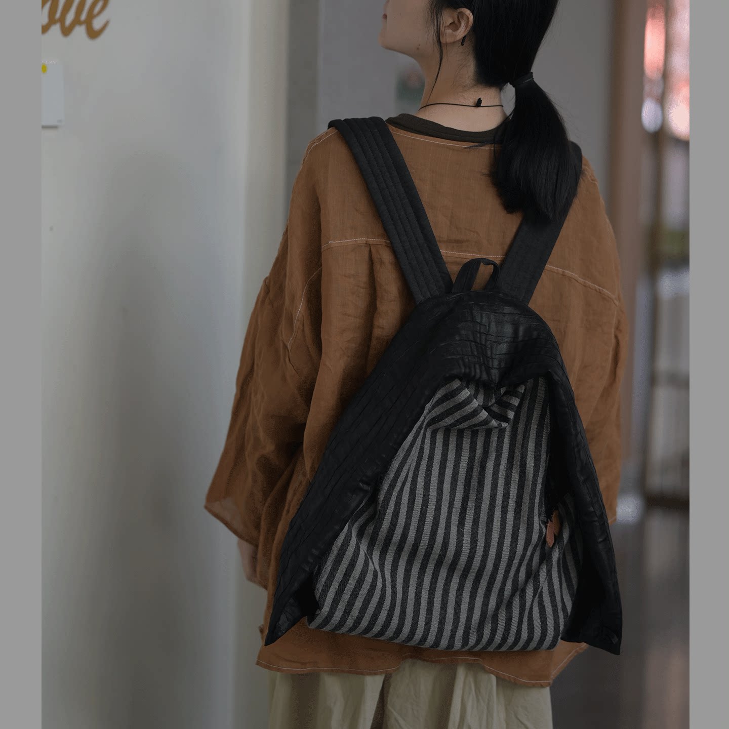 庸庸文艺棉麻高级双肩背包女大容量简约休闲小众轻便大学生书包