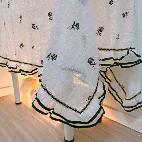 白色餐桌桌布法式复古浪漫黑色玫瑰花刺绣小香风茶几垫电炉防尘罩