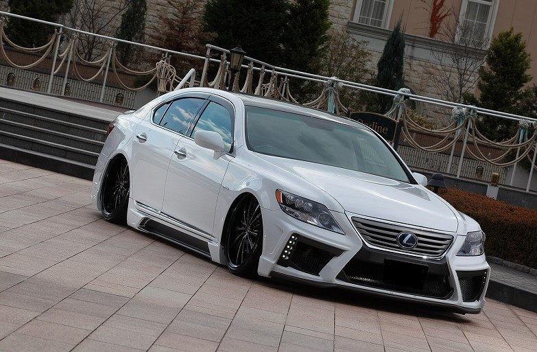 雷克萨斯LS460LS600h/大包围