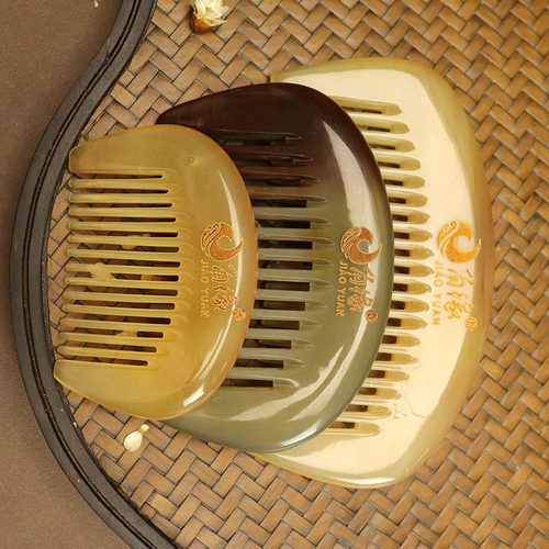 角缘黄牛角迷你口袋梳
