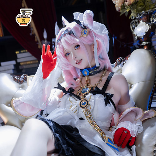 鸣潮群星交错cos星炬学院达妮娅