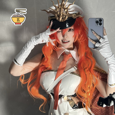 鸣潮奥古斯塔同人军装cosplay女