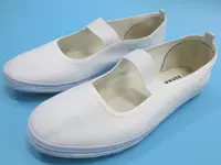 Спортивная обувь, белая униформа медсестры, детские танцующие туфли