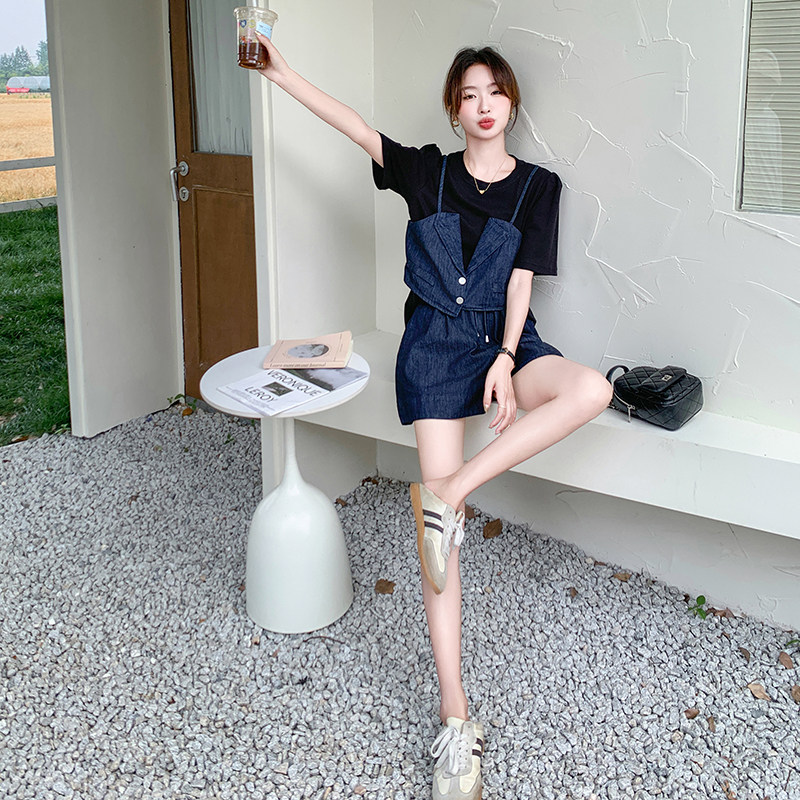 又a又飒穿搭牛仔套装女夏2025新款假两件小吊带t恤上衣短裤两件套,女装套装/套裙,2C153