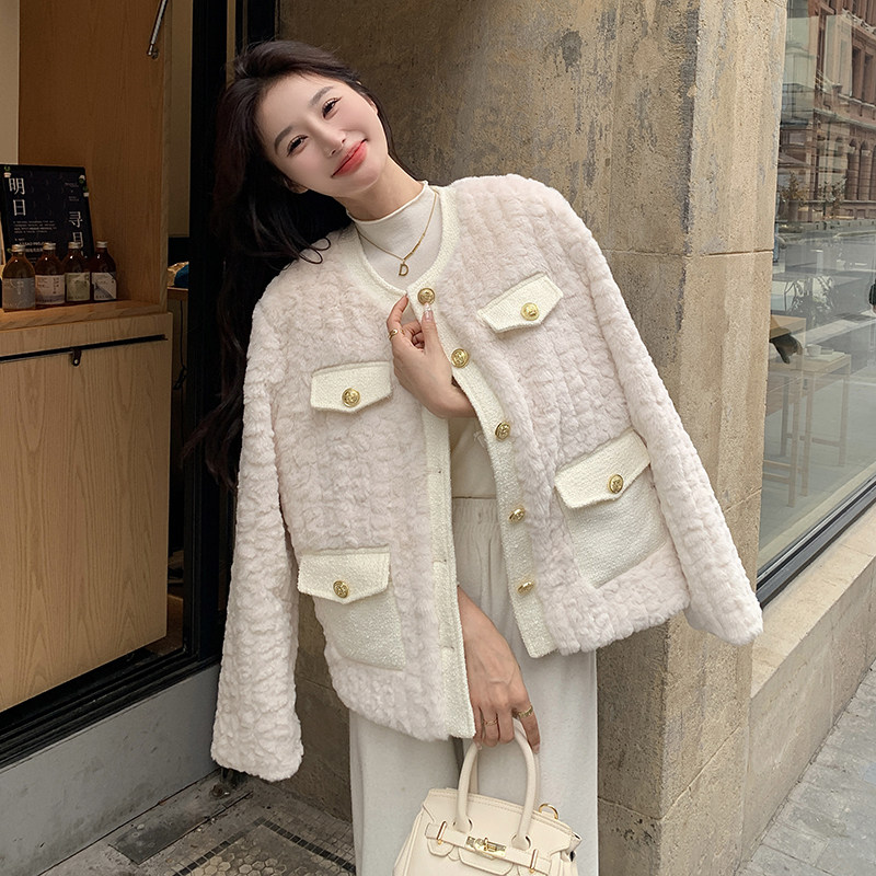 小香风杏色羊羔毛羽绒服女秋冬超火好看高级小众漂亮短款轻薄外套,女装短外套,2C153