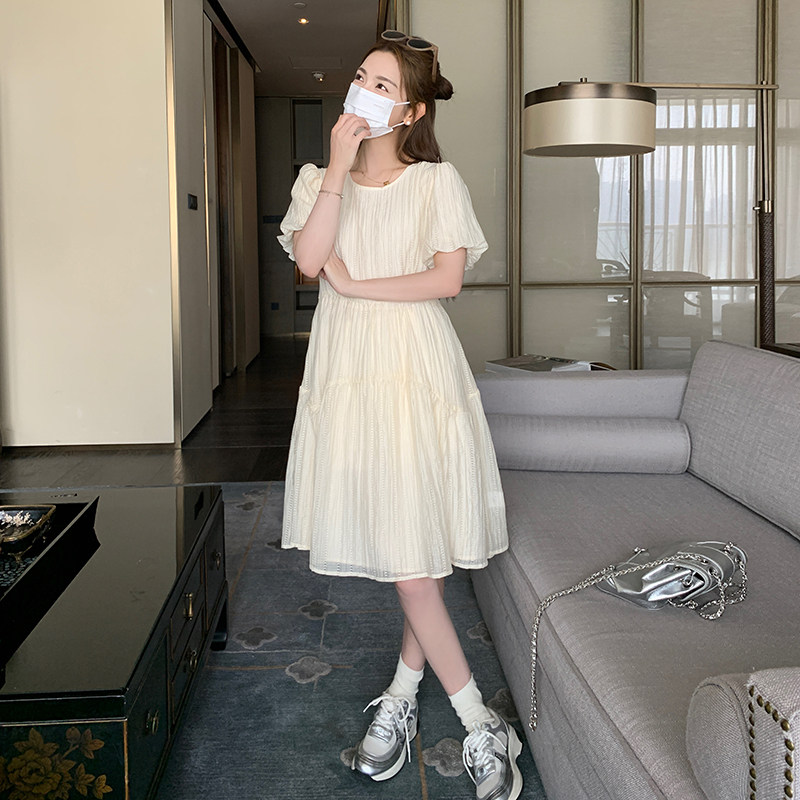 法式温柔风纯色连衣裙女夏季2025新款宽松初恋裙肌理感泡泡袖裙子,女装连衣裙,2C153