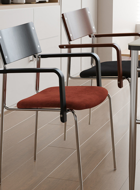 北欧家用实木靠背扶手椅办公瑟芬餐椅中古风设计师黑色软包单人椅