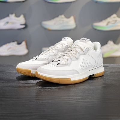 李宁男子缓震回弹低帮篮球鞋