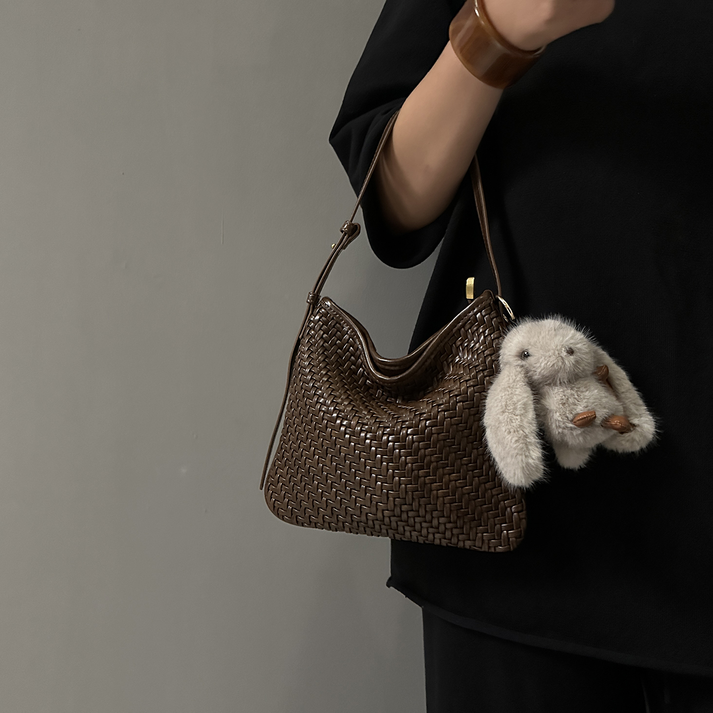 2025新款手工编织包简约洋气