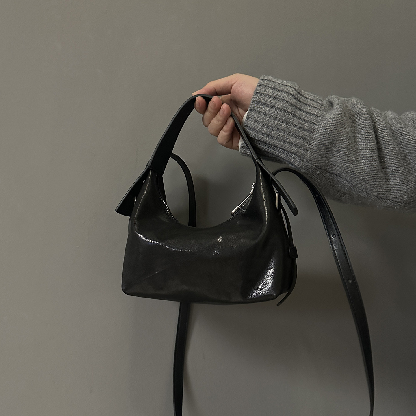 法国轻奢水晶植鞣头层牛皮饭盒包女新款小众饺子包真皮手提斜挎包