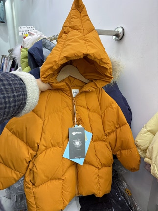 灰翅膀2025冬款小童羽绒服外套超正南瓜色中性男女宝都可