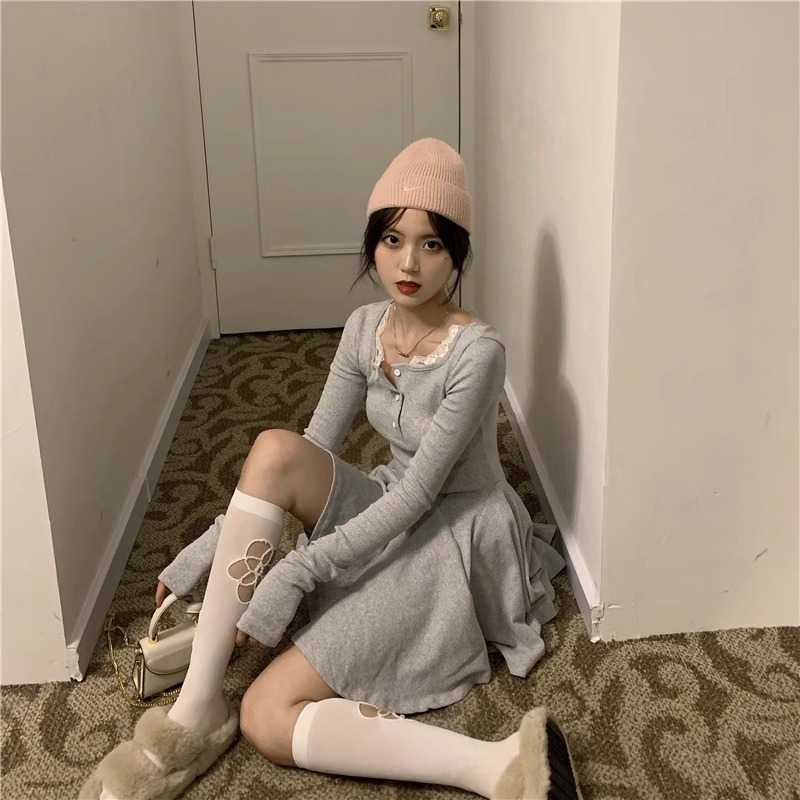 蕾丝拼接连衣裙纯色小个子