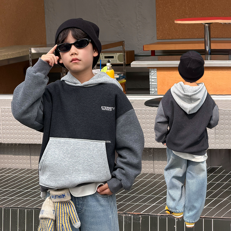男童字母加绒拼接连帽卫衣