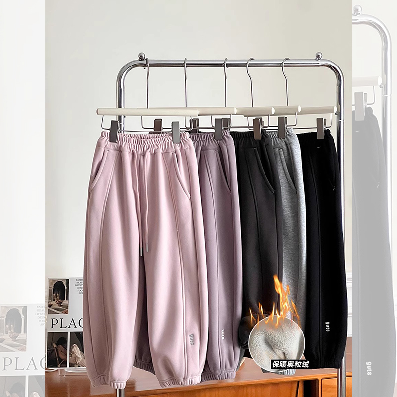 依依妈男童字母拼接加绒卫裤