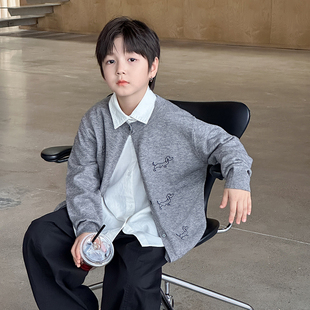 依依妈男童小狗刺绣针织开衫外套儿童秋装宝宝宽松圆领休闲毛衣