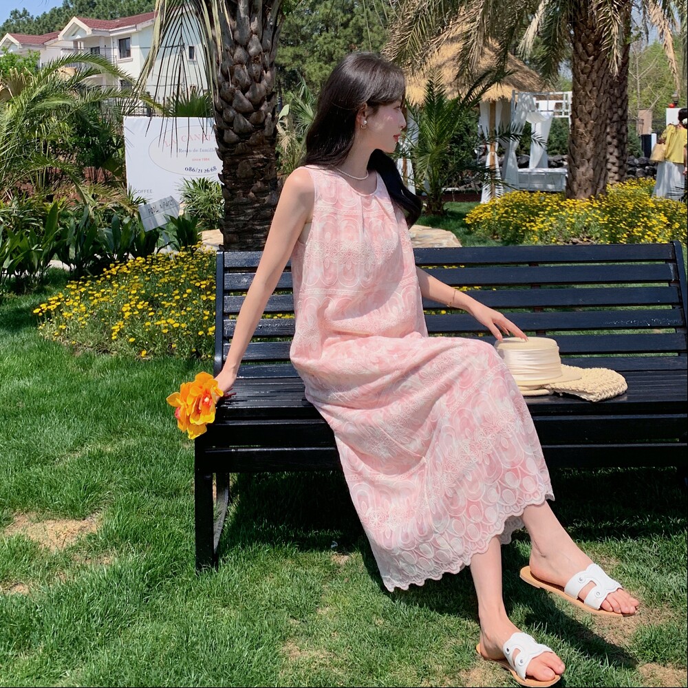 多巴胺粉色印花无袖背心连衣裙女夏减龄独特绝美度假连身直筒长裙,女装连衣裙,2C311