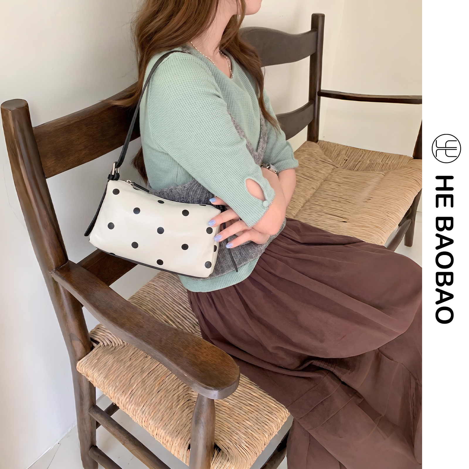 HEBAOBAO新品2026复古设计波点头层牛皮笔筒小包单肩斜挎圆筒女包