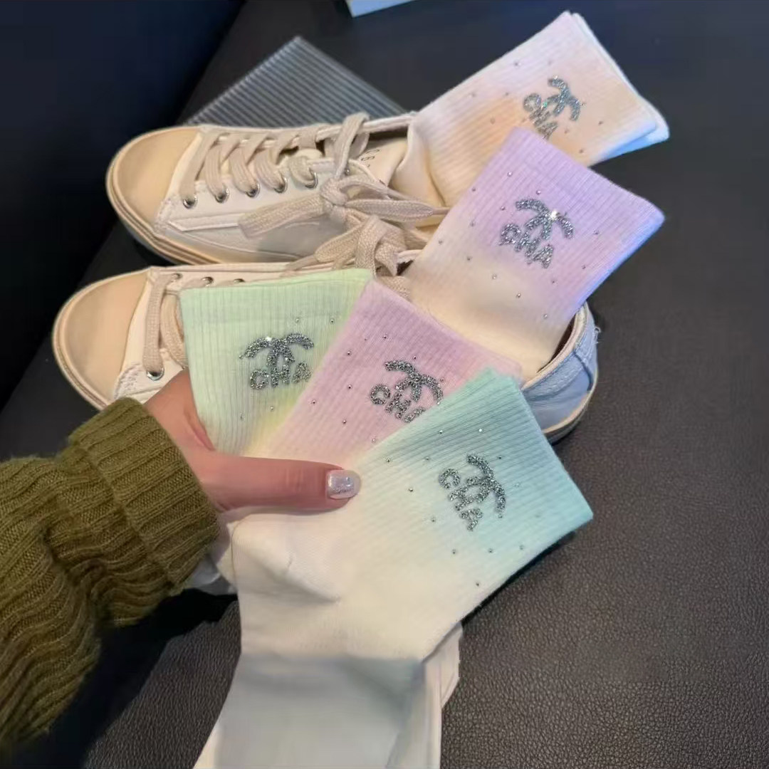 尊嘟好看渐变色 甜美小香风烫钻巨好穿个性洋气 透气舒适纯棉袜子,运动包/户外包/配件,手包,淘宝优惠券,粉丝福利购,淘宝优惠卷