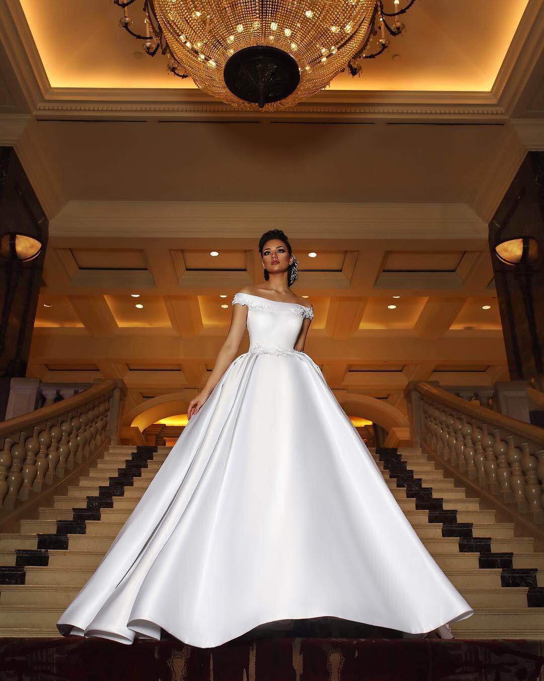 新款卡肩缎大拖尾新娘婚纱Off Shoulder 2018 Wedding Dresses