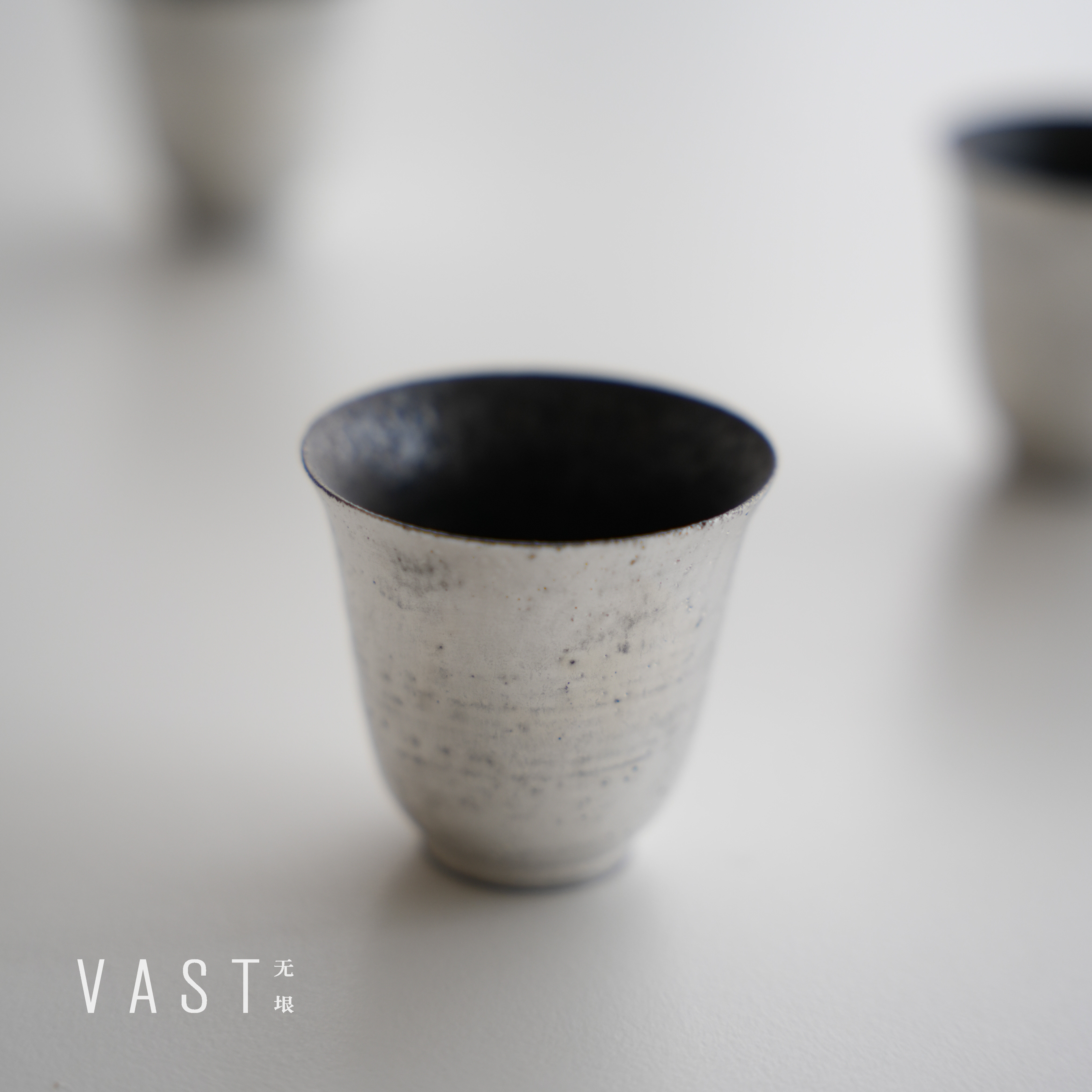 无垠器皿手作银色茶杯