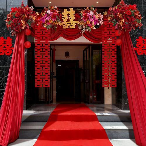 结婚单元门庭院大门红绸布幔装饰