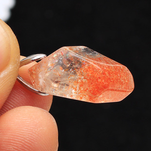 如鸿天然水晶原石吊坠金太阳石随形切男女款石头挂件红橙色