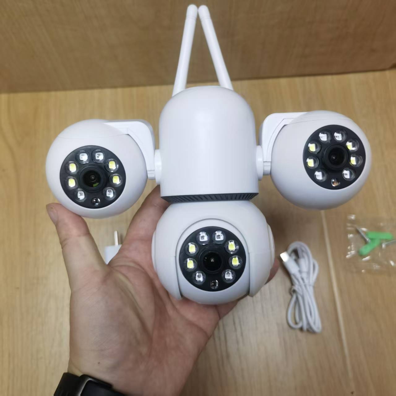 new三镜头 跨境 无线摄像头室内 wifi camera网络摄像机v380pro