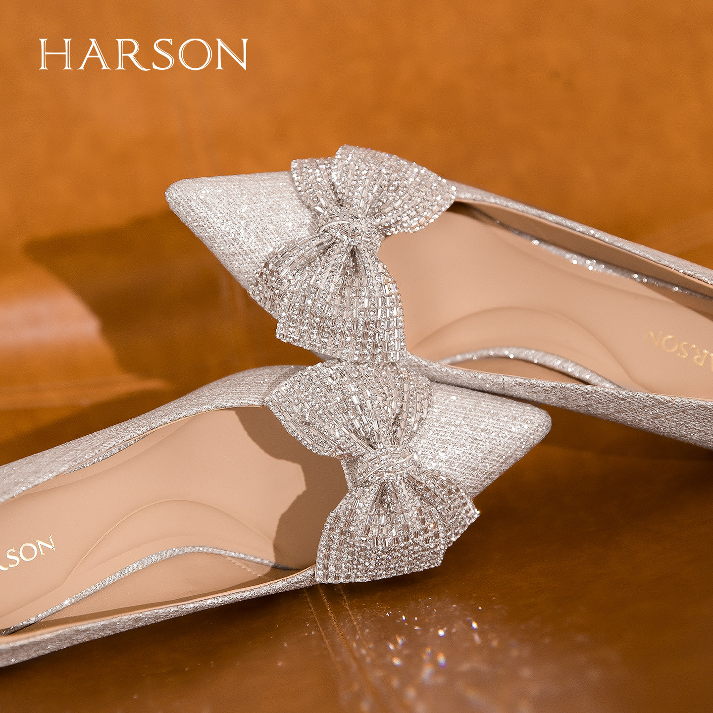 哈森尖头水钻蝴蝶结静音高跟鞋宴会婚鞋浅口女鞋2026新款HS267129,女鞋,浅口单鞋,淘宝优惠券,粉丝福利购,淘宝优惠卷