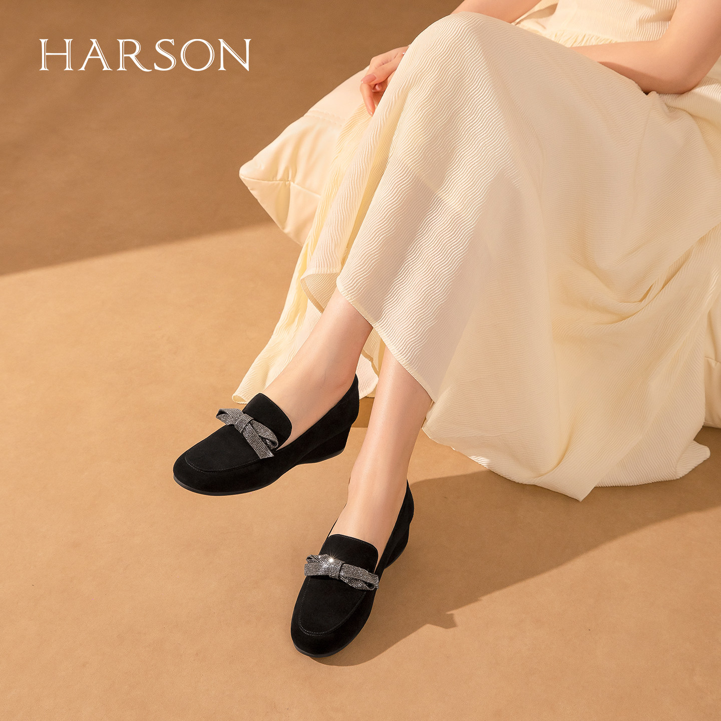 哈森蝴蝶结乐福鞋黑色坡跟通勤舒适百搭女鞋2026新款HS2694