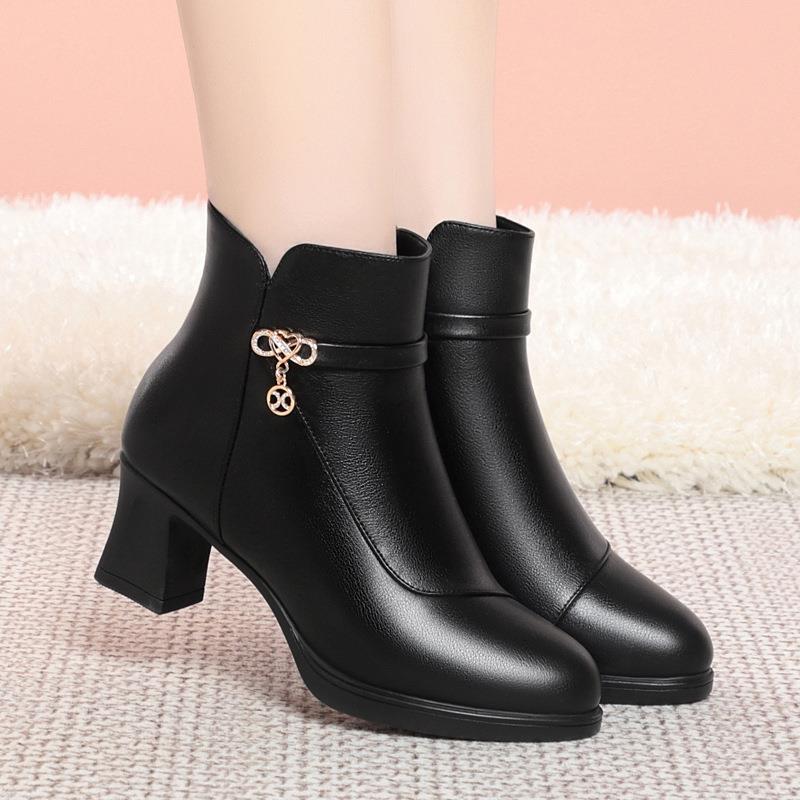 欧洲站软底妈妈鞋棉鞋加绒防滑中年粗跟短靴皮鞋中老年舒适女鞋子