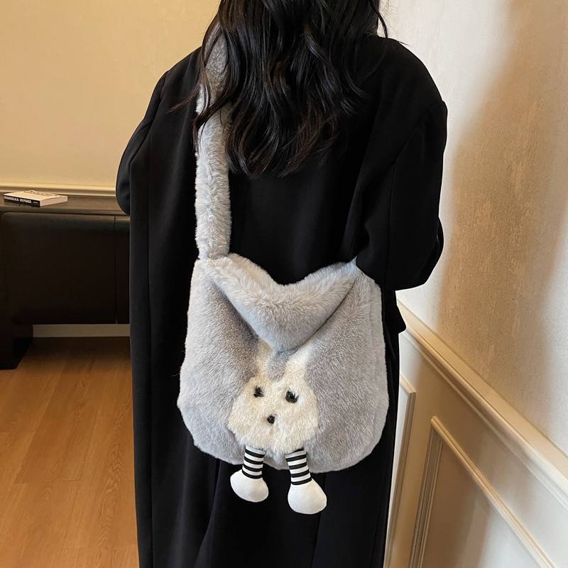 红鹮鸟韩版少女可爱兔子毛绒包2025秋冬单肩斜挎包通勤毛毛包