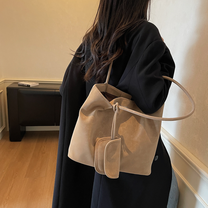 红鹮鸟上班族通勤托特包女大容量外出休闲手提袋大学生质感单肩包