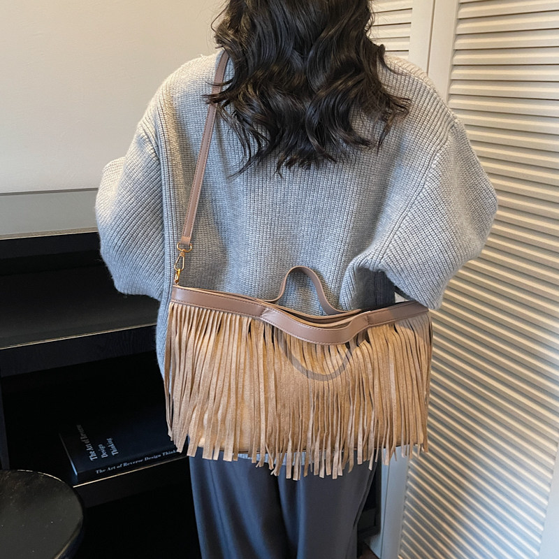 红鹮鸟流苏大容量单肩斜挎包