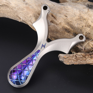 新款TC21钛合金弹弓卡球弓毒牙夜宴扁皮弓直板卡球户外竞技单卡弓